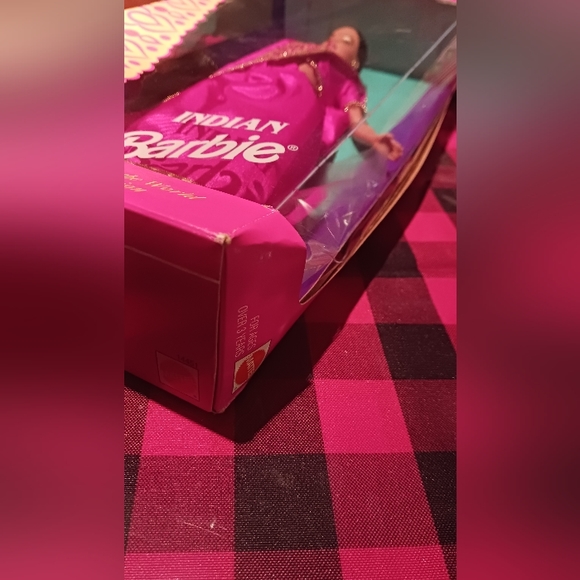 Dolls of the World - Picture 3 of 7